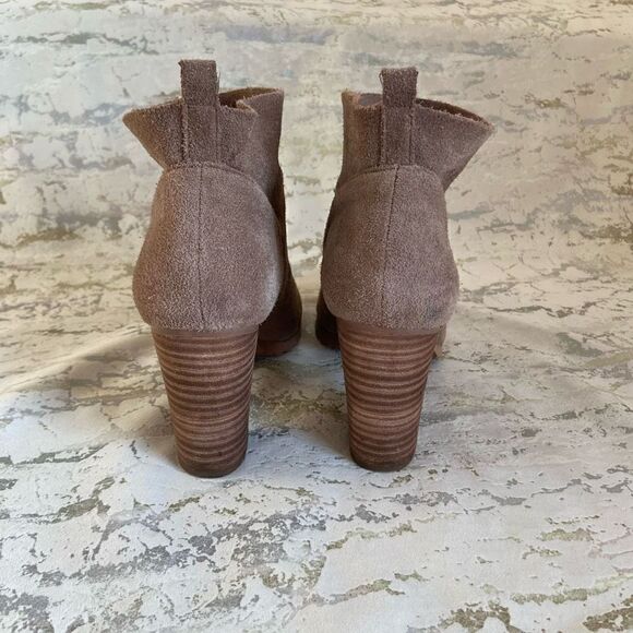 Crown Vintage Suede Darcie Heeled Ankle Boots - Picture 14 of 16